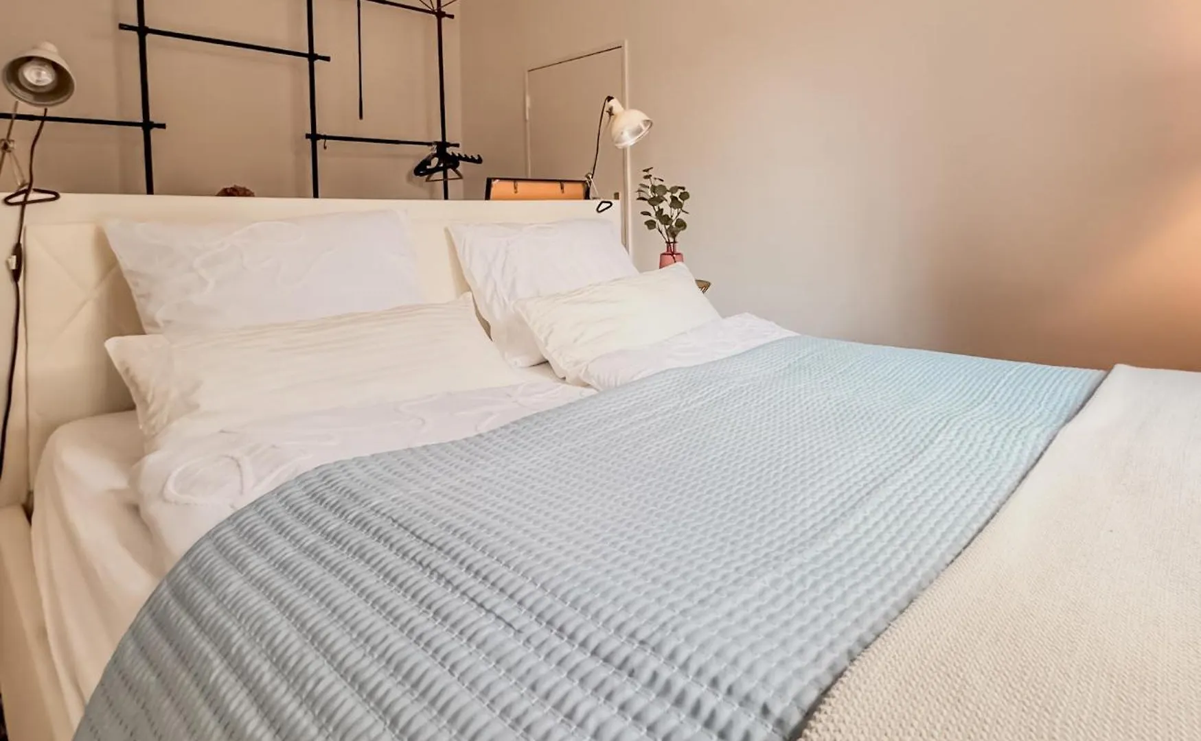 Apartment 01 Bedroom In Mitte-Up To 5 People-Private Free Parking Berlin